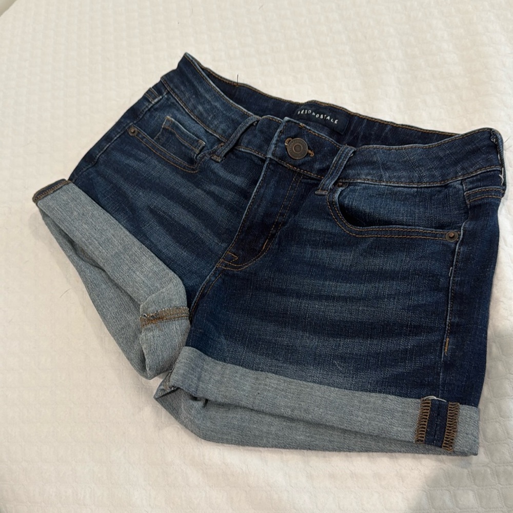 Aeropostale low rise jean shorts size 8
